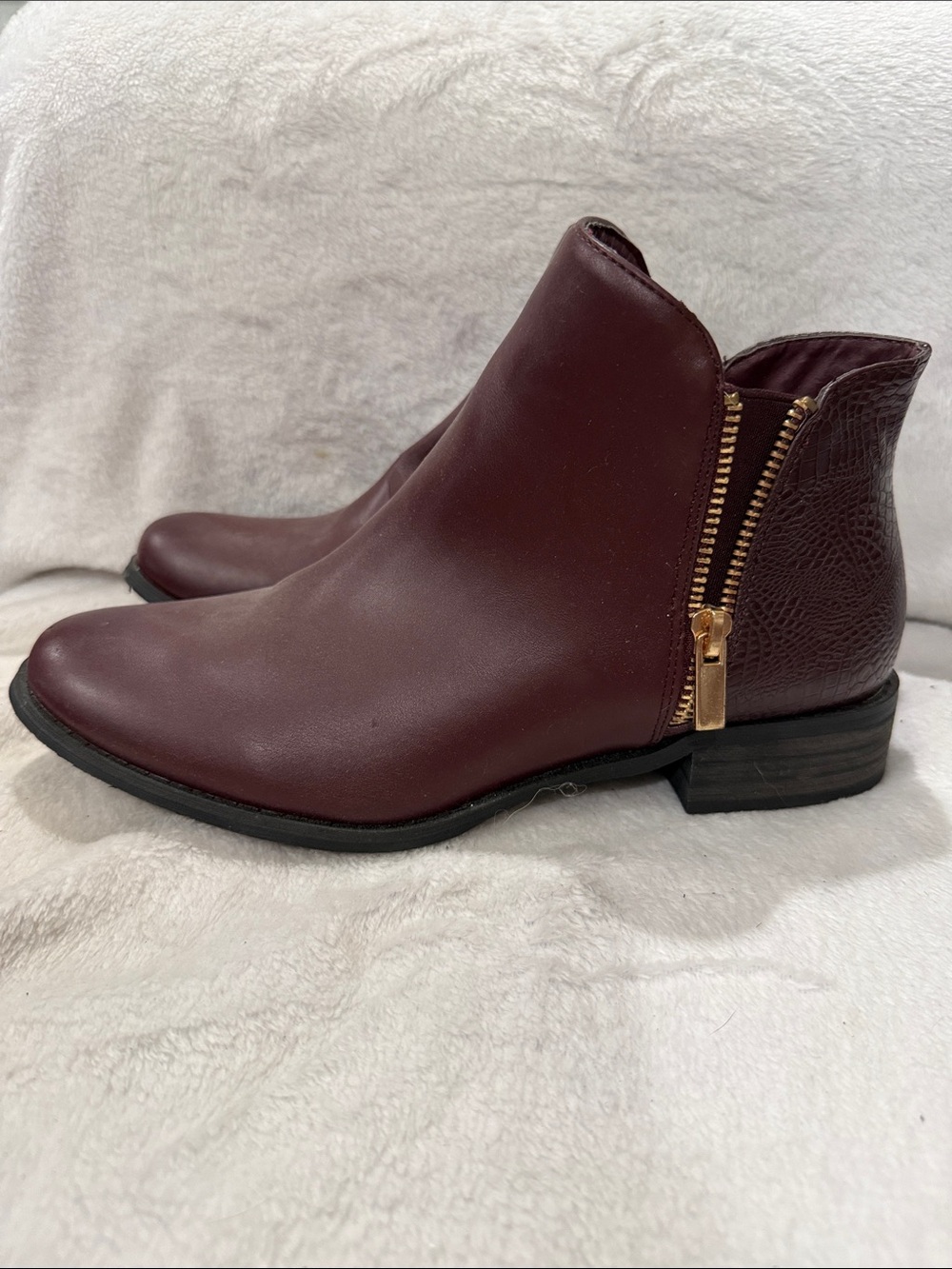 Women's Burgundy Zip-Accent Ankle Booties